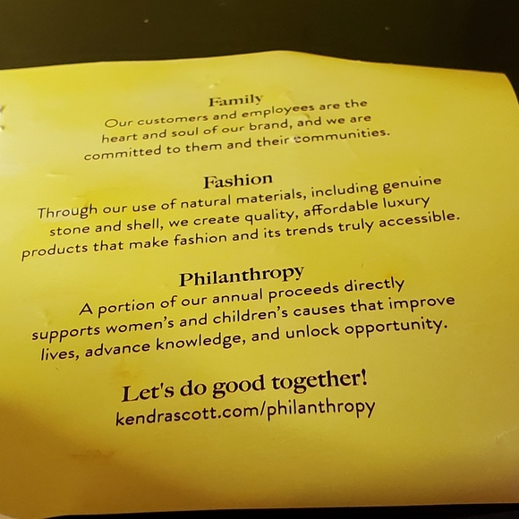 Kendra Scott Kira Statement Earrings Gold plated Brass New with tags attached - Picture 4 of 8